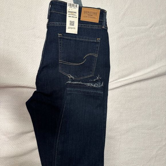 Levi's Blue Skinny Jeans with Distressed Details - Picture 11 of 15